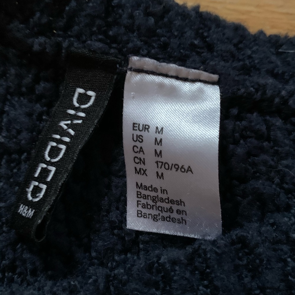 H&M sweater - Picture 2 of 2